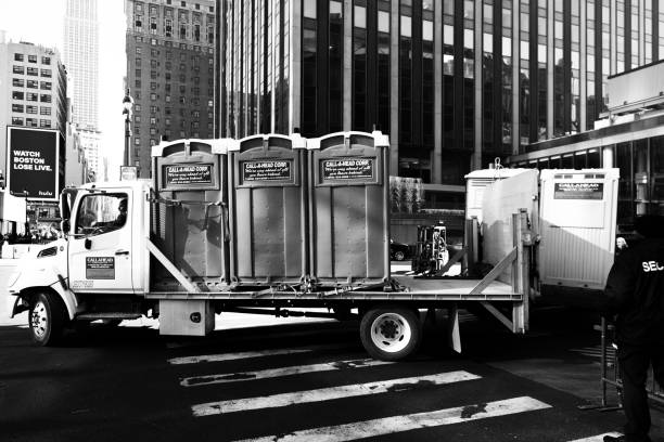 Best Portable bathroom rental  in Prceton, IN